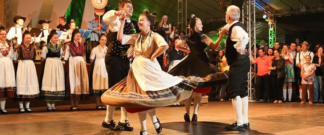 Quartos Proximos A Oktoberfest, Em Blumenau Bagian luar foto