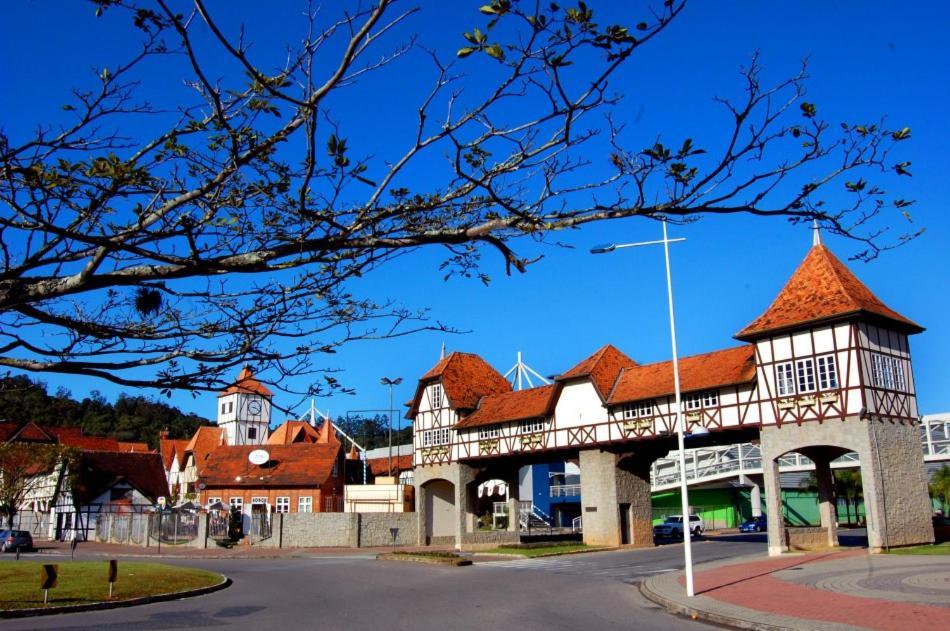 Quartos Proximos A Oktoberfest, Em Blumenau Bagian luar foto