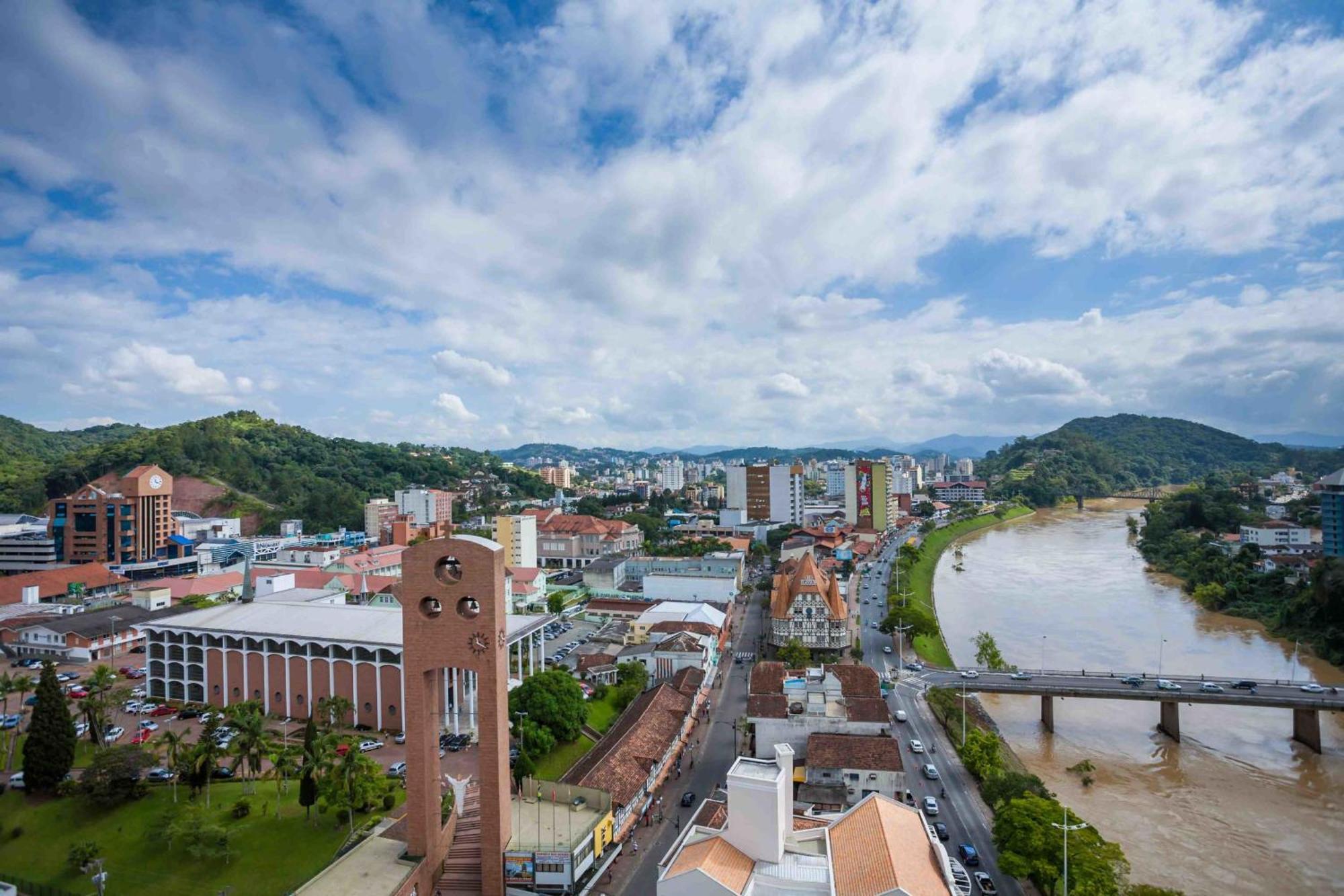 Quartos Proximos A Oktoberfest, Em Blumenau Bagian luar foto